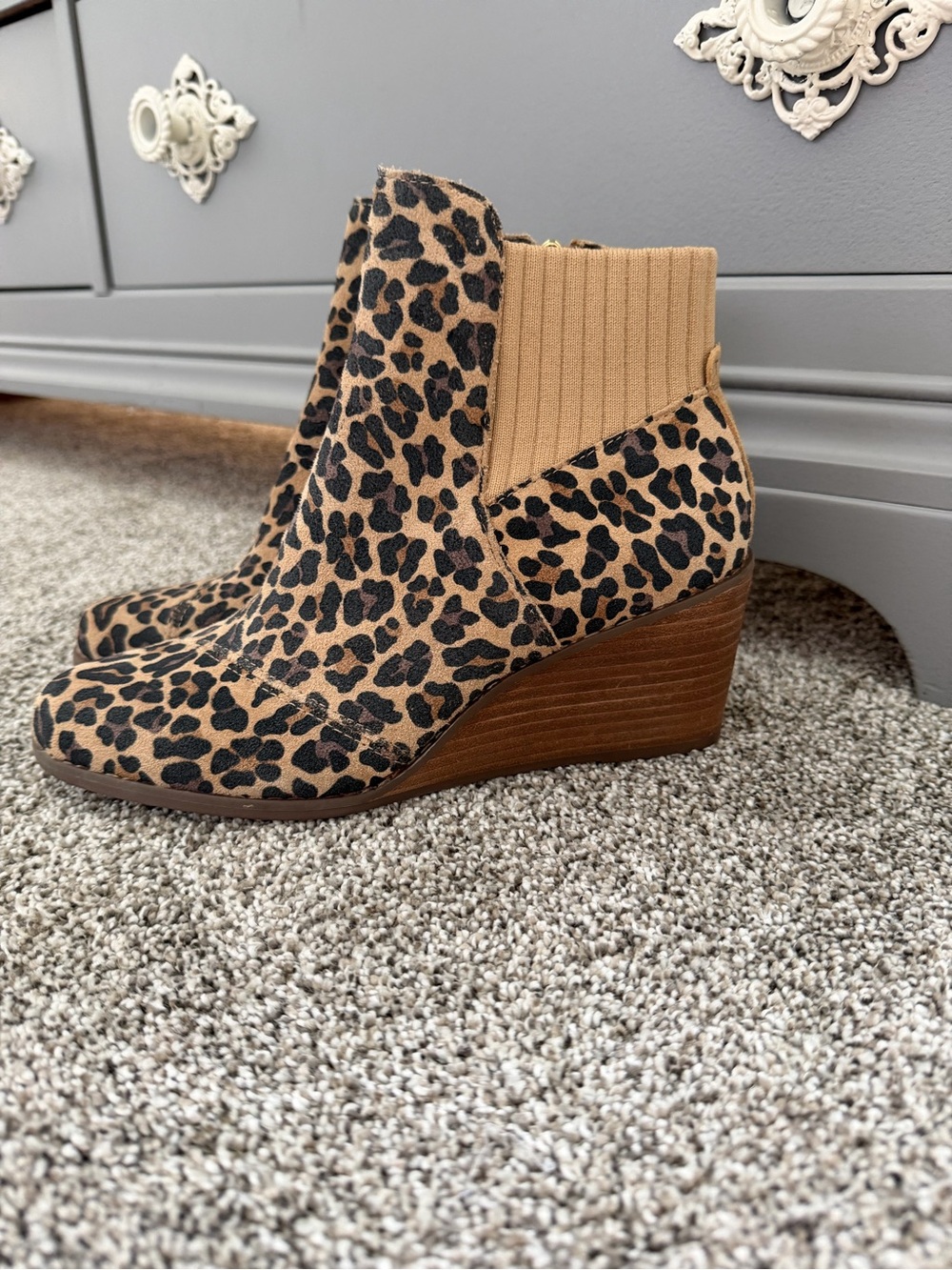 NWT TOMS Leopard Print Wedge Ankle Boot - Tan/Black